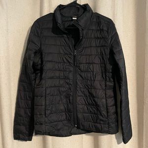 Old Navy Active Packable Puffer Jacket in Black size medium
